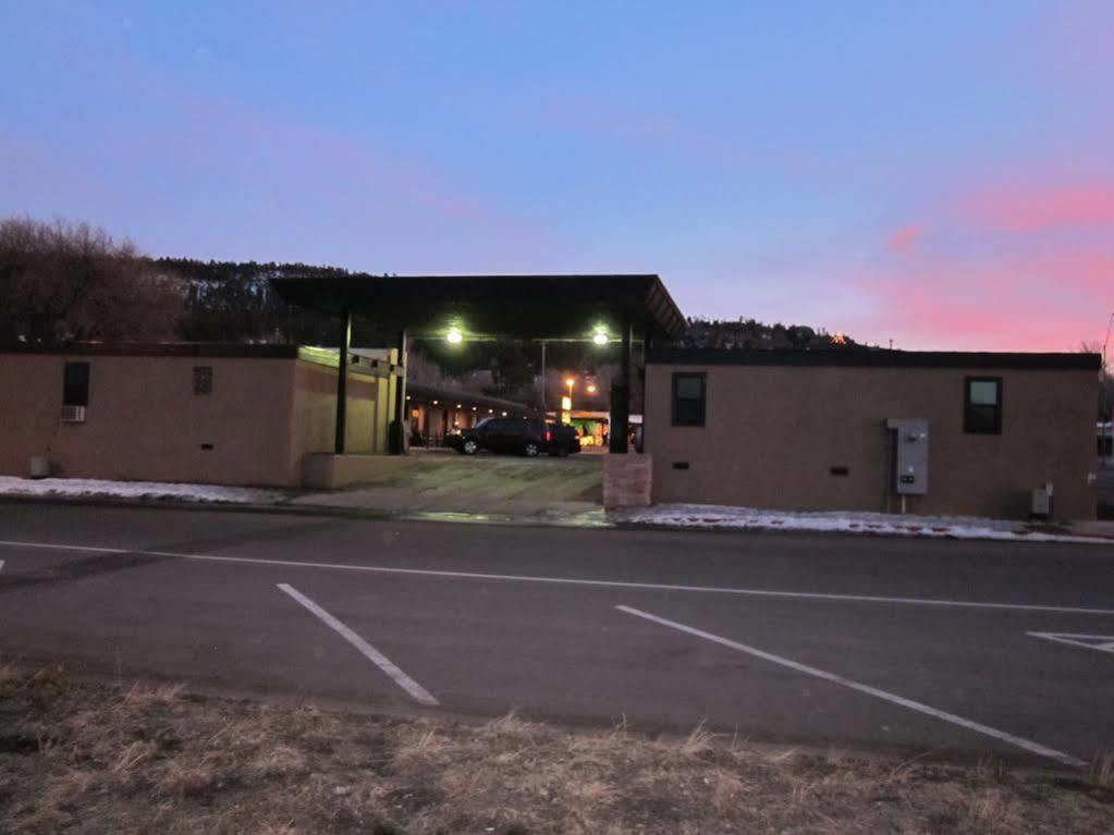 Rodeway Inn & Suites Williams Downtowner-Rte 66 Экстерьер фото